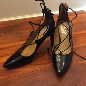 Franco Sarto black leather pointed toe lace up shoes